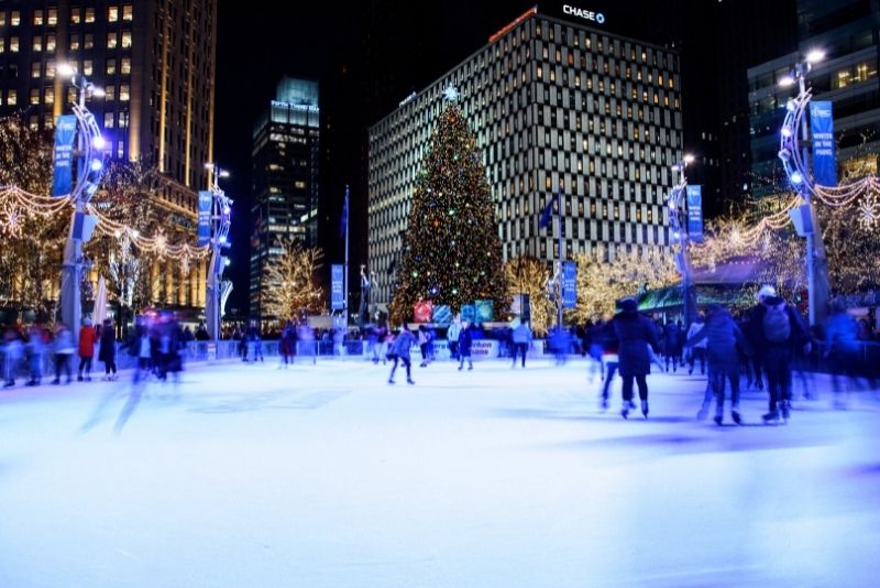 Simple Parking For Your Visit to Campus Martius This Winter