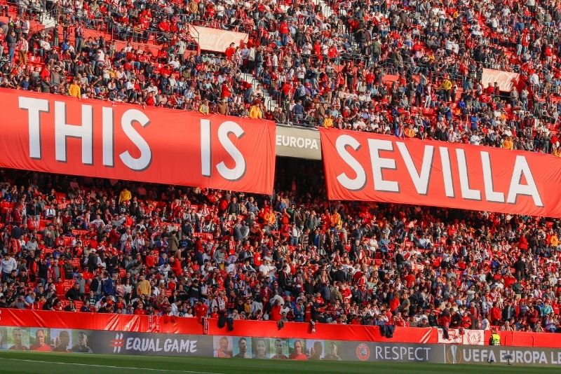 Fußballspiel in Sevilla