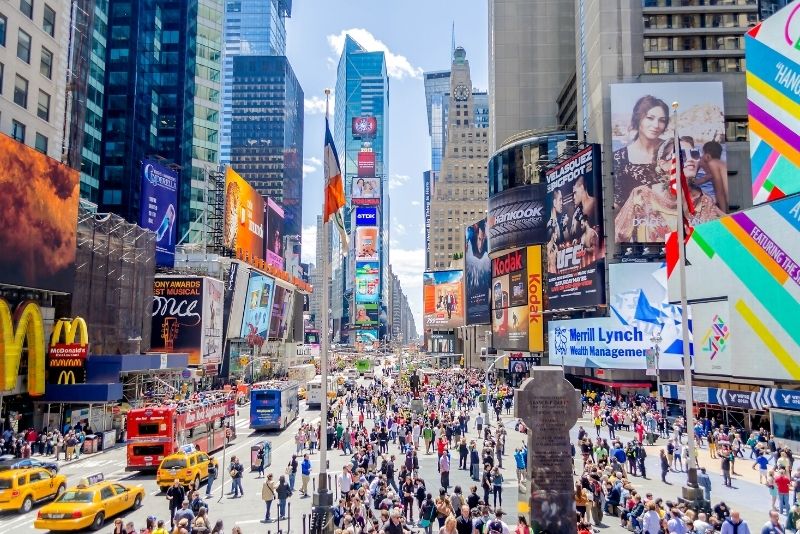 hop on hop off bus tour in Times Square