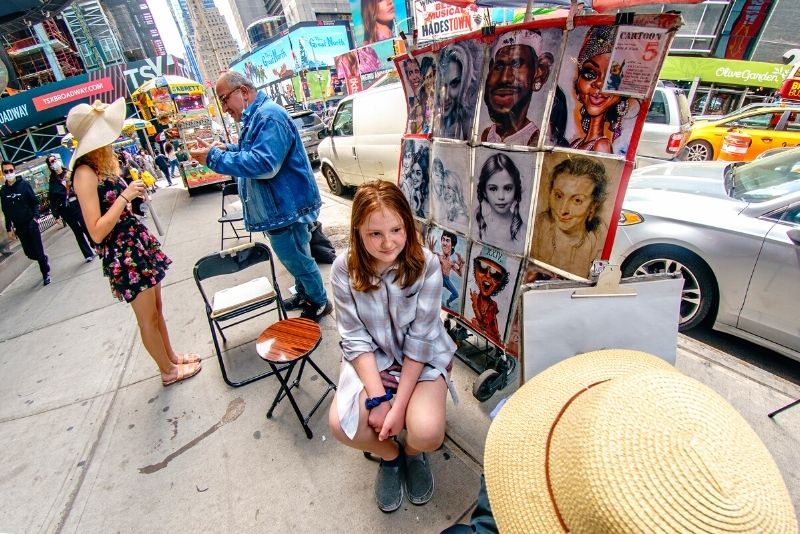 portrait drawer in Times Square