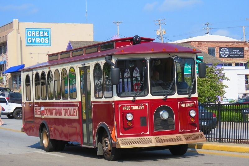 Downtown Branson trolley tour