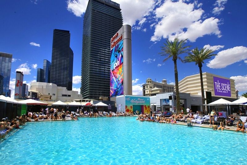 PARIS LAS VEGAS POOL, 4K TOUR of Paris Pool