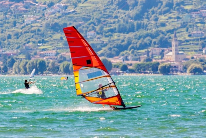 windsurfing in Lake Como