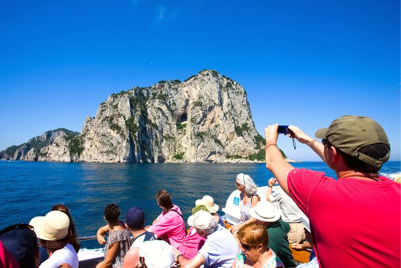 sightseeing boat tour in Capri