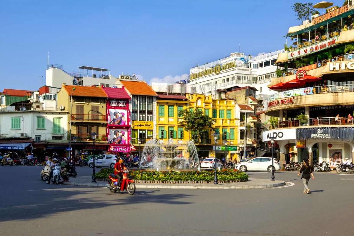 Dong Kinh Nghia Thuc Square, Hanoi