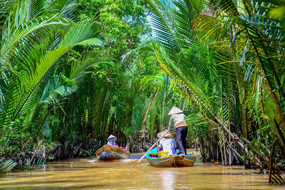 Bạn đang muốn khám phá những điều thú vị tại thành phố Hồ Chí Minh? Đừng quên xem bộ sưu tập hình ảnh liên quan đến từ khóa này. Bạn sẽ tìm thấy những địa điểm giải trí, nhà hàng, quán bar, những công trình kiến trúc nổi bật và những trải nghiệm vô cùng thú vị.