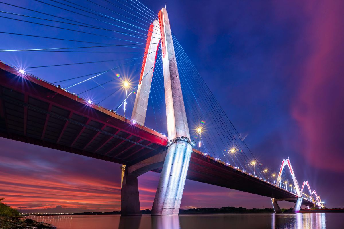 Nhật Tân Bridge, Hanoi