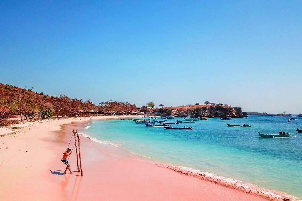 Pink Beach, Lombok