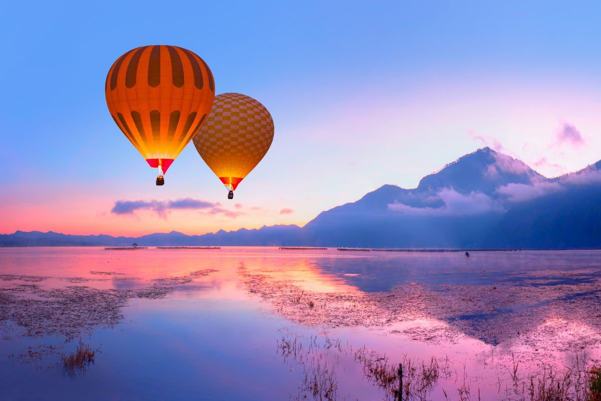 hot air balloon ride around Bali