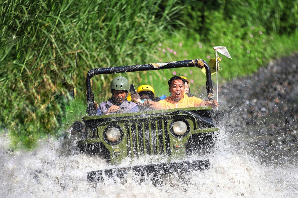 jeep tour in Hoi An countryside