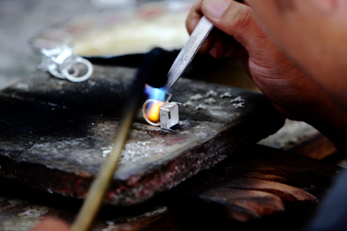 jewelry-making class in Bali