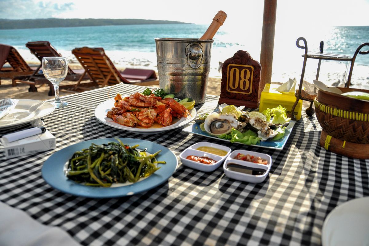 seafood dinner in Jimbaran Bay, Bali