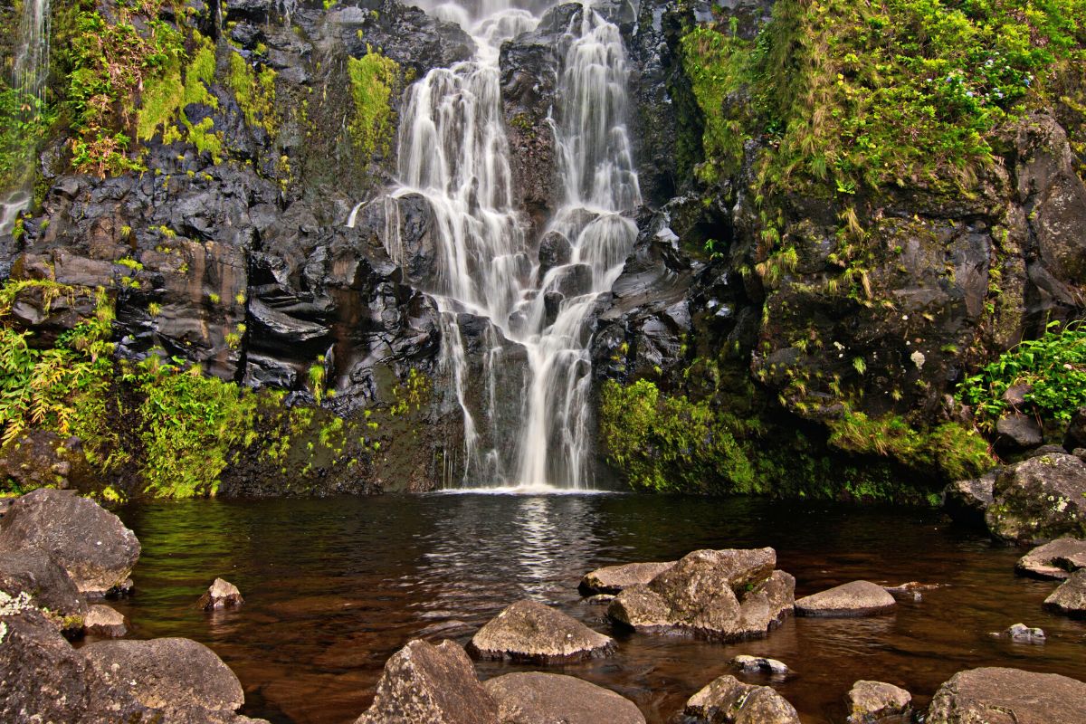 Poço do Bacalhau waterfall, Azores