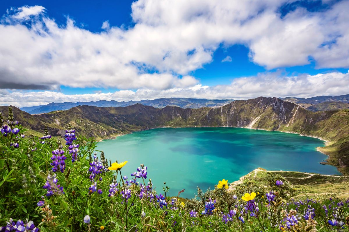 Quilotoa Lagoon tours from Quito