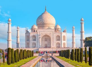 Taj Mahal tickets price and timings