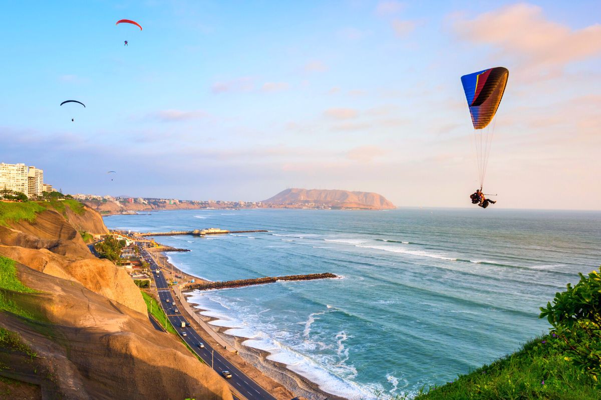 paragliding in Lima