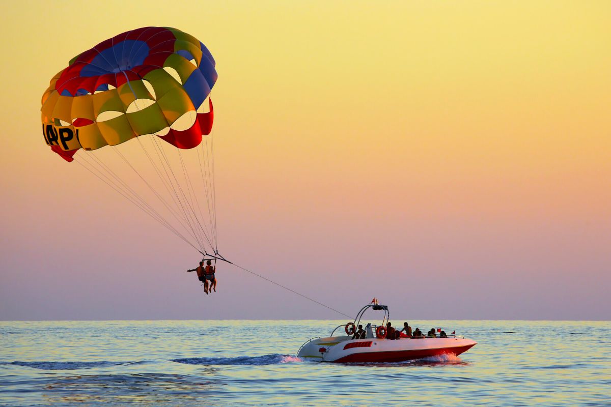 parasailing in Hurghada