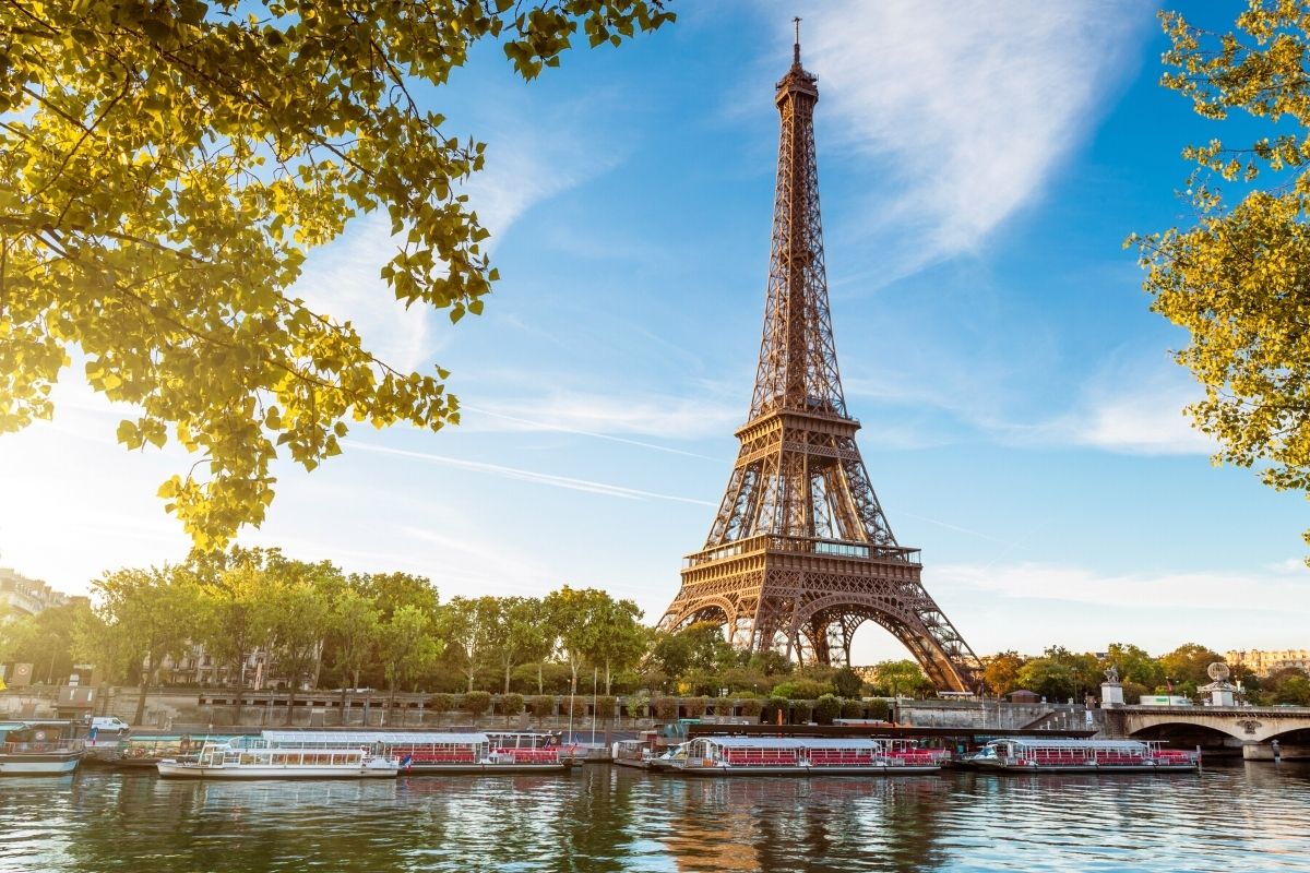 25 Tourist Places in Paris: Tourist Attractions & Famous Places to Visit