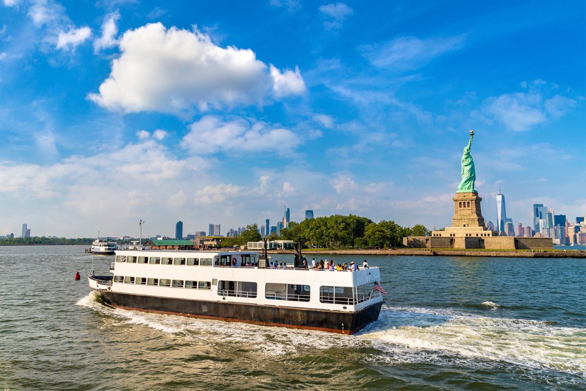 boat tours in New York City