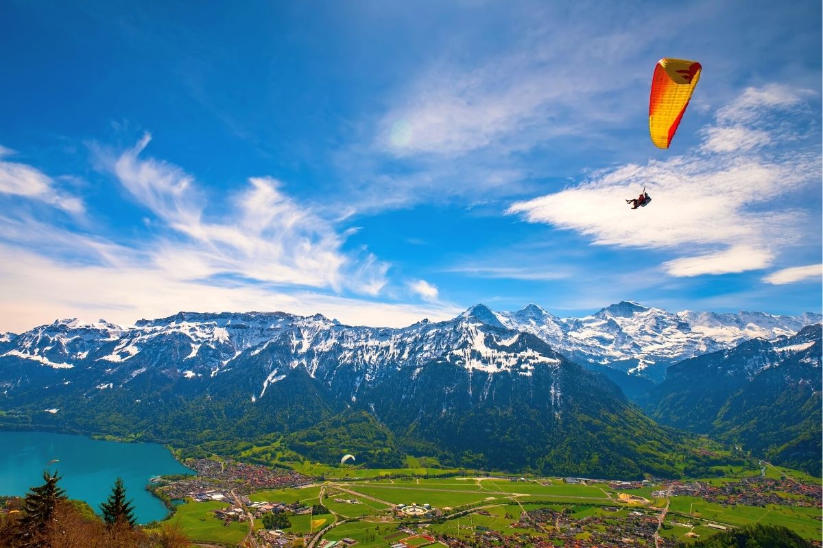 paragliding in Interlaken
