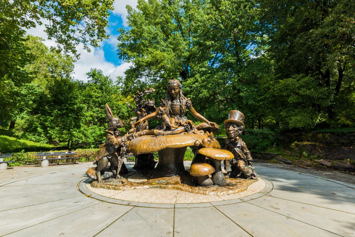 Alice in Wonderland statue, Central Park