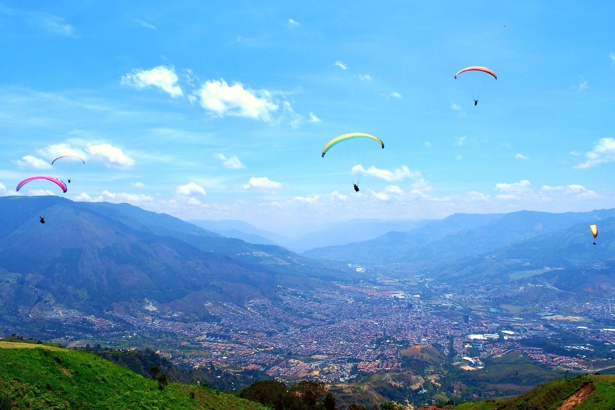 paragliding in Medellín