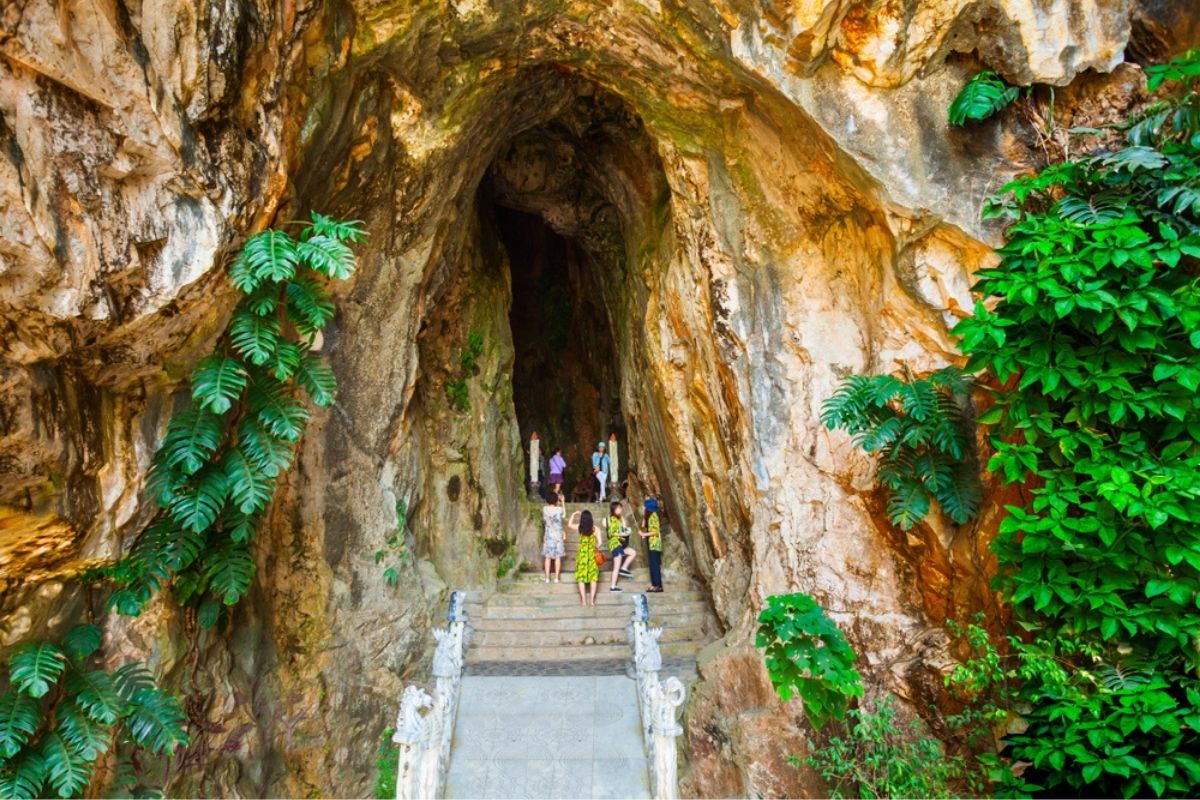 Marble Mountains cave in Da Nang
