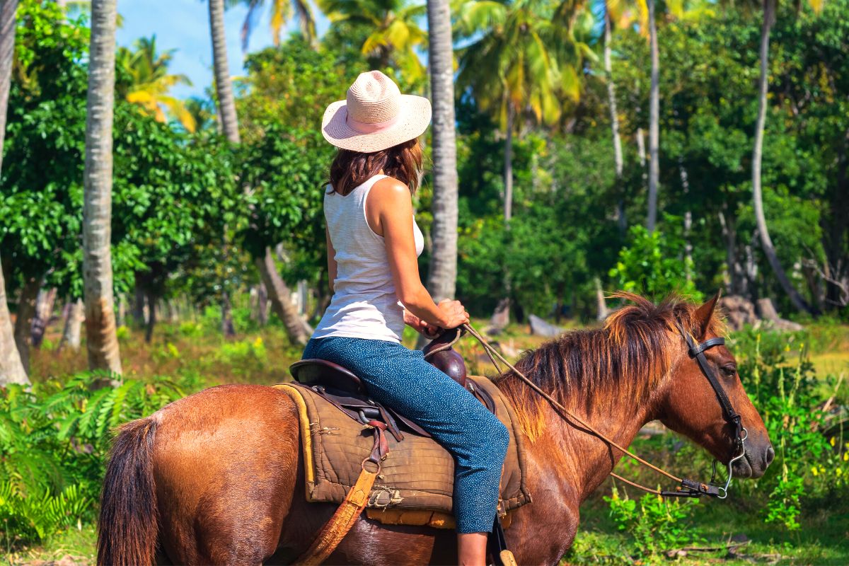 horse riding in Tamarindo