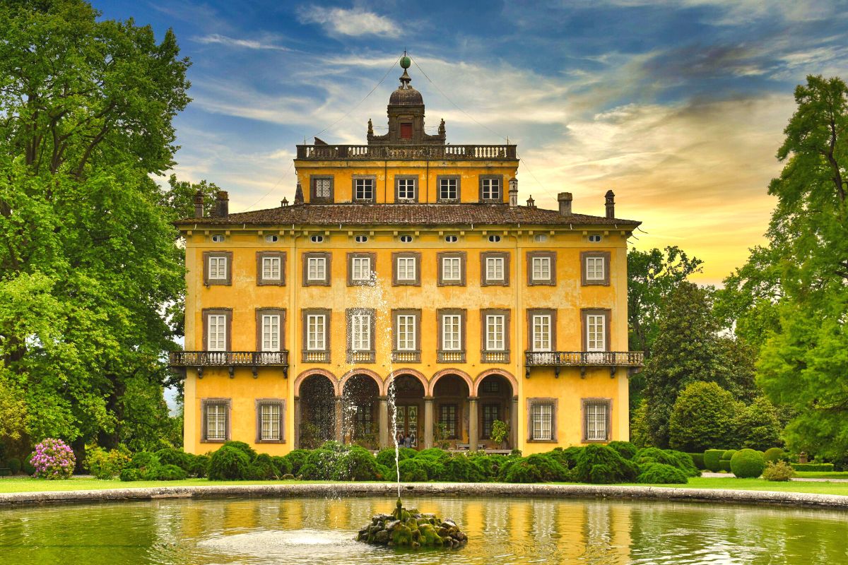 historical villas in Lucca