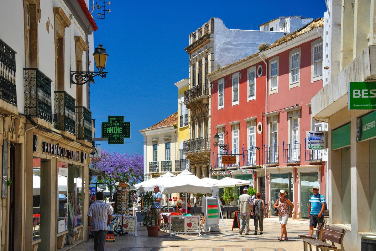 Rua de Santo Antonio shopping street, Faro