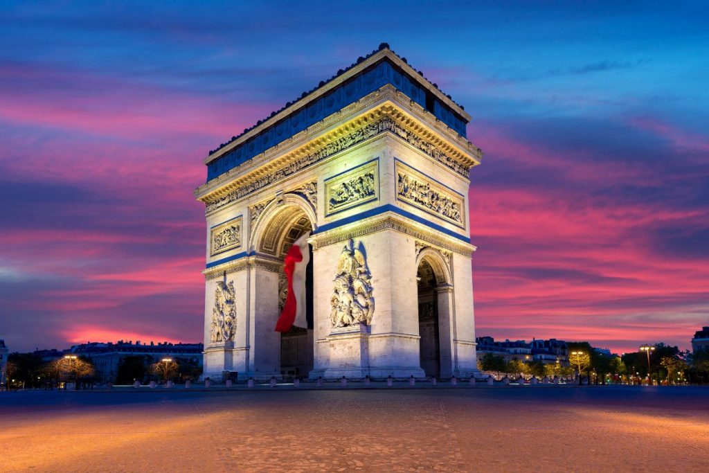 47 Fun Things to Do in Paris at Night - TourScanner