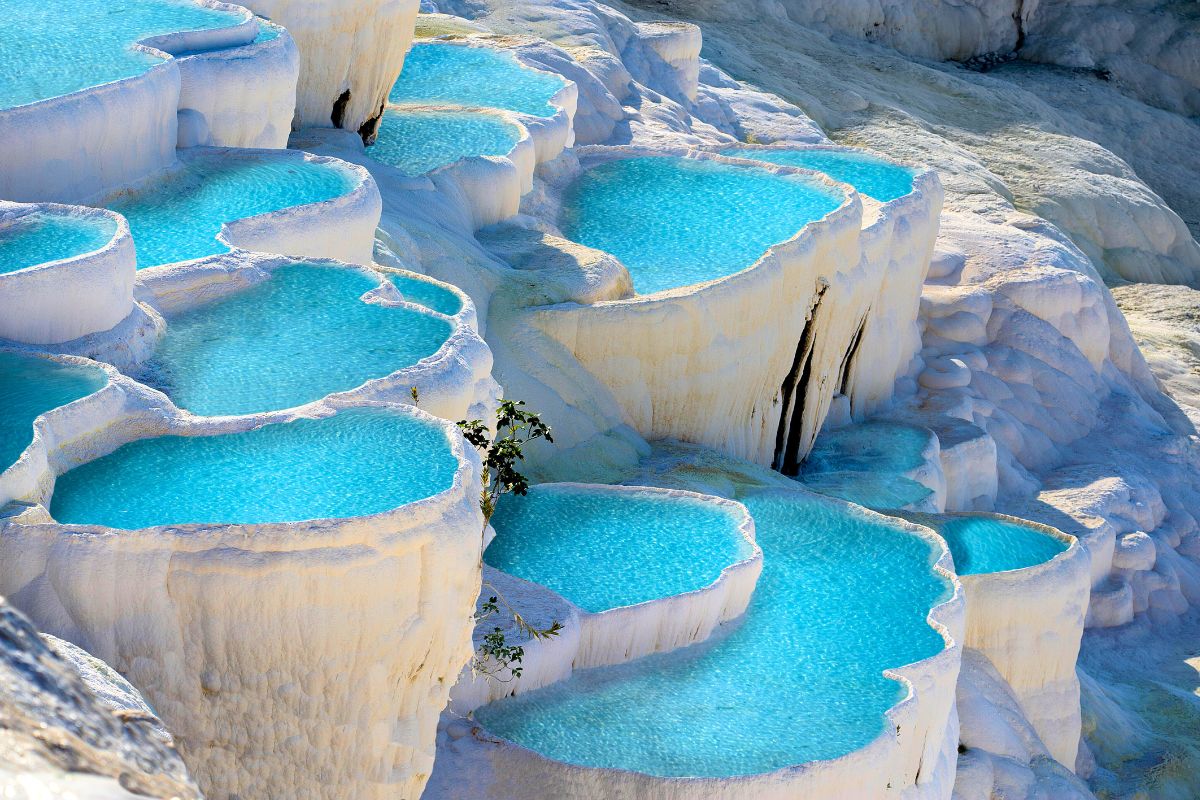 https://tourscanner.com/blog/wp-content/uploads/2023/06/Pamukkale-Turkey.jpg