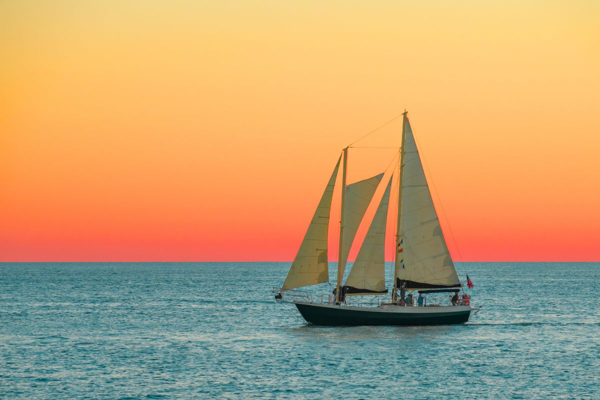sunset boat tours in Hervey Bay