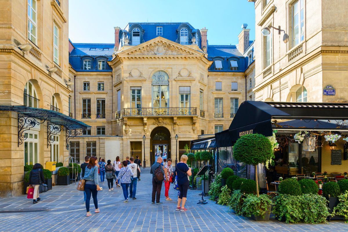 Place de Valois, Paris