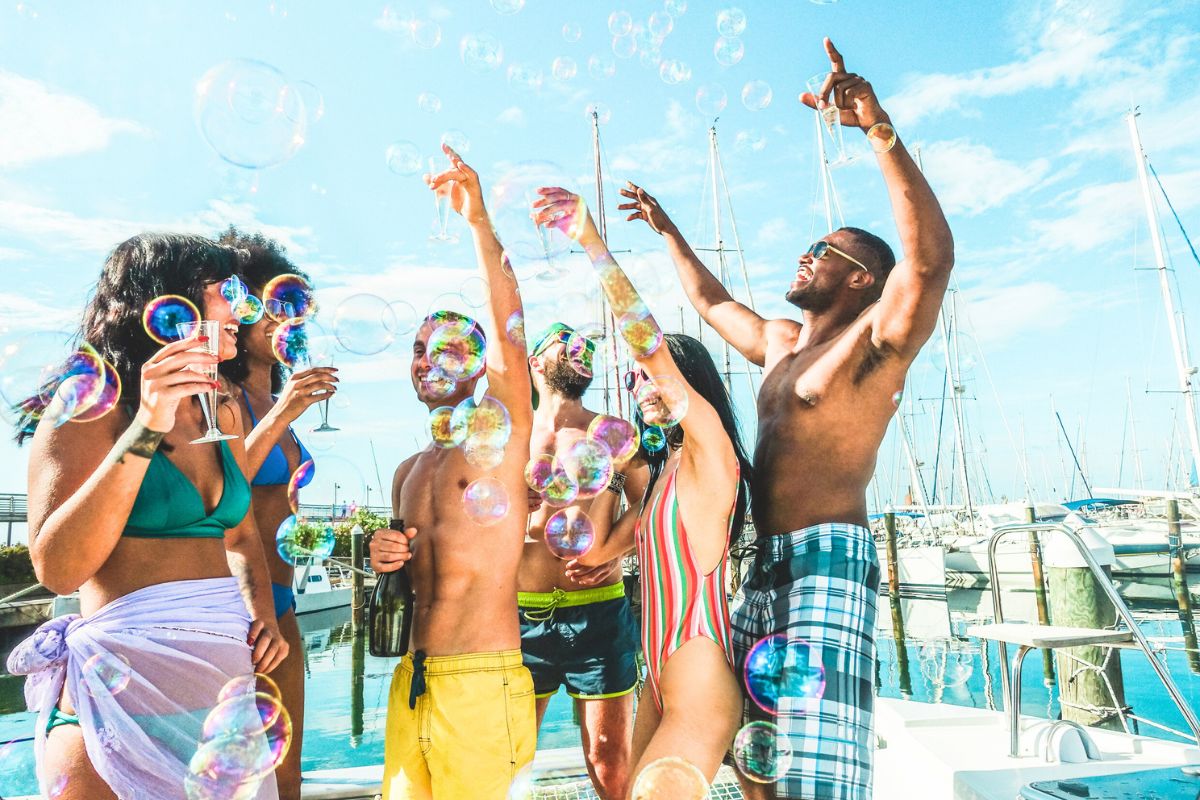 party boat tours in Grand Cayman, Cayman Islands