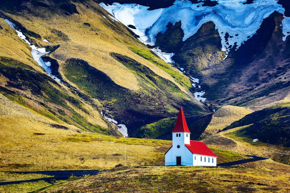 Reyniskirkja Lutheran Church, Vik