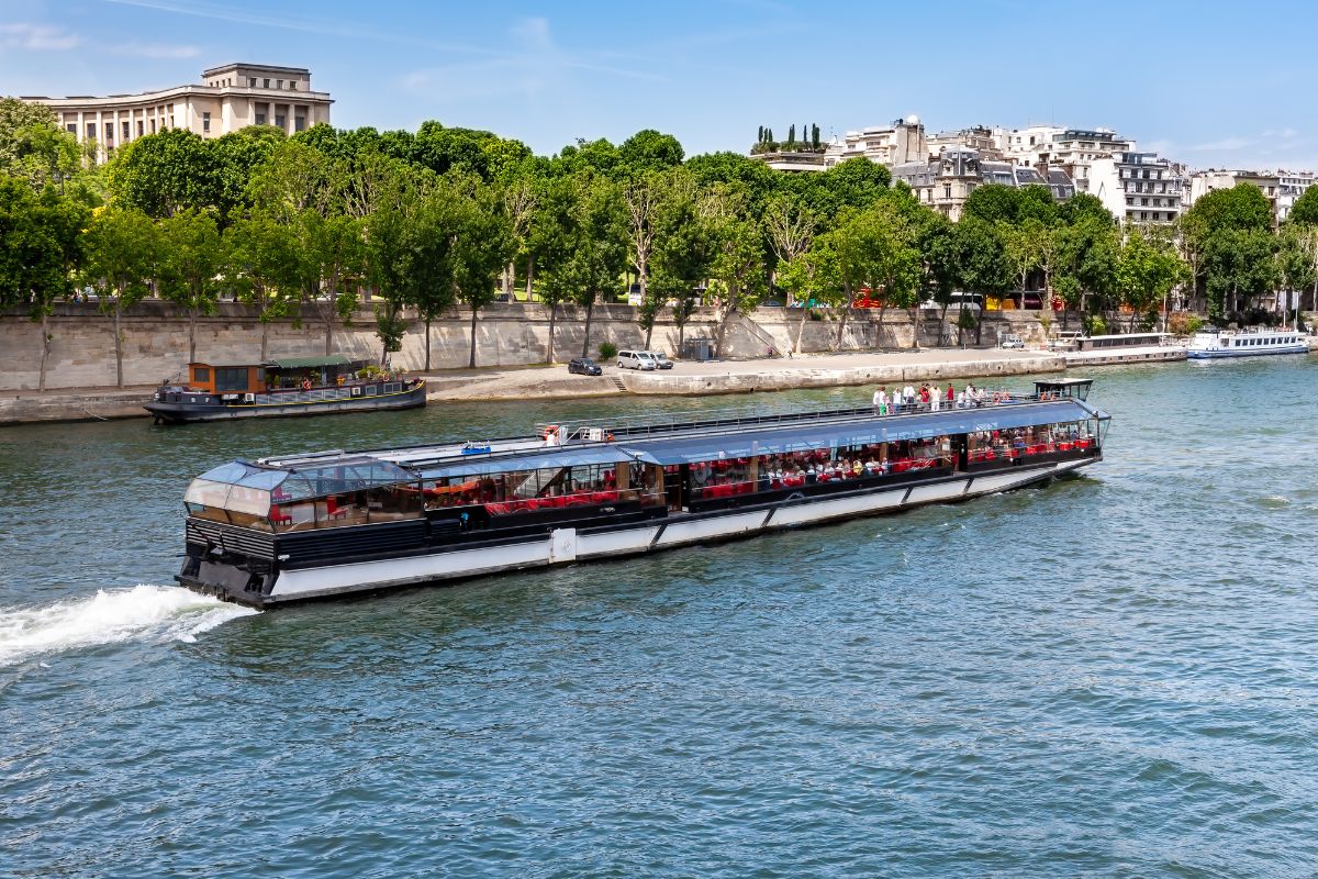 Bateaux Mouches Seine River Lunch Cruise