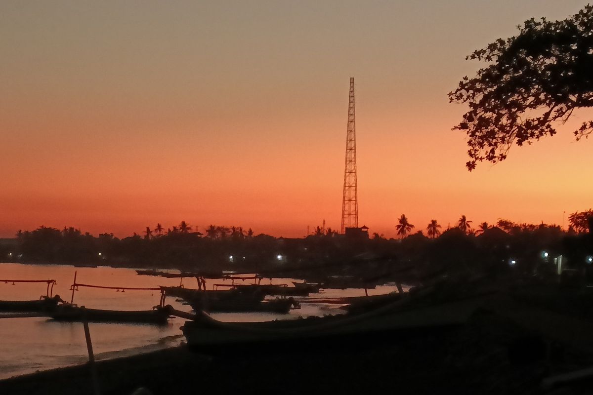 sunrise at Lovina Beach