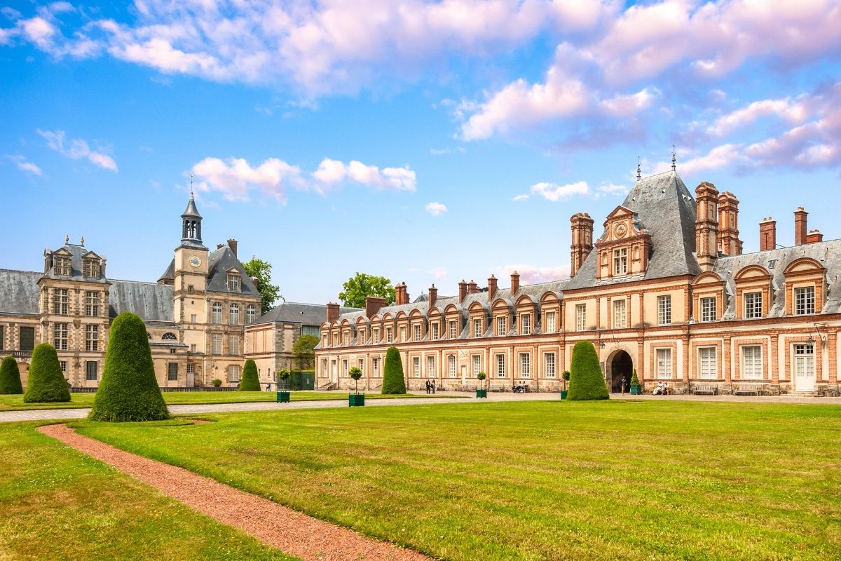 Fontainebleau Day Trips From Paris – All You Need To Know - TourScanner