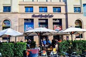 Hard rock cafe: Gastronomic Tours & Experiences