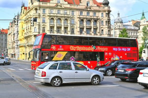 Hop-on Hop-off Bustouren in Prag