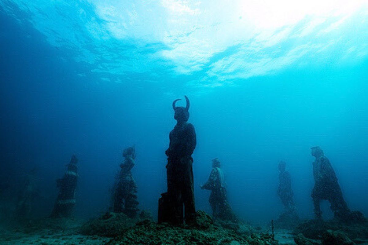 A Symphony of Art and Nature: Molinere Bay Underwater Sculpture Park ...